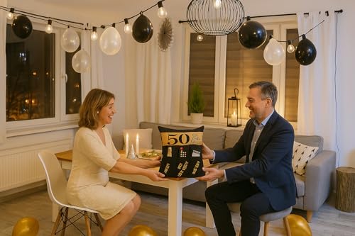 KAMACA Originelles Dekokissen Kissen mit 3 Taschen zum selber Befüllen Größe 43x43 cm tolles Geschenkzum runden Geburtstag (50. Geburtstag)