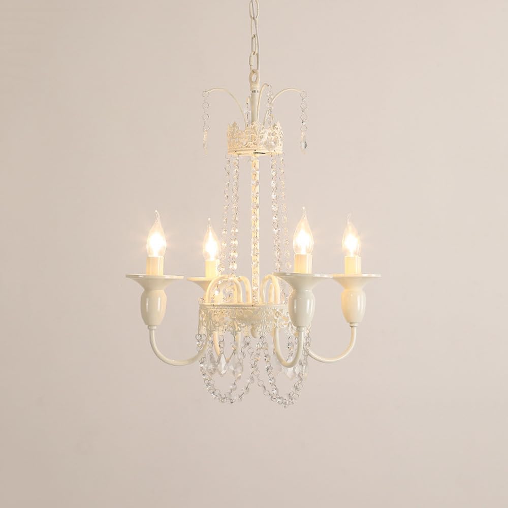 Lustre en cristal de style Empire français pour éclairer un salon sombre
