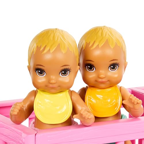 Barbie Skipper-Puppe und Kinderzimmer mit Zubehör, enthält Zwillingsbabypuppen, 1 Bettchen, 1 Schaukel, 1 Wippe und mehr, HXM99