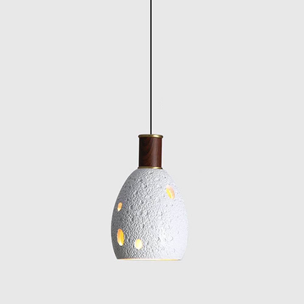 Petit lustre suspendu réglable pour optimiser l'éclairage