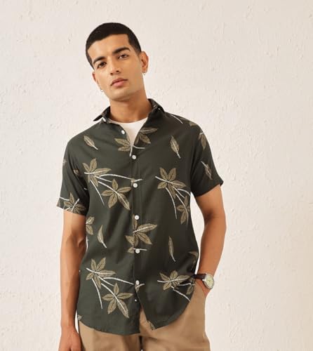 Image of Majestic Man Men's Slim Fit Pure Cotton Printed Casual Shirt - Short Sleeve | Premium Breathable Fabric | Modern Geometric Design