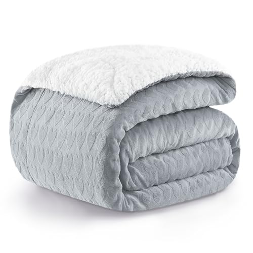 PanxHome Manta Sherpa 160x200 cm, de Terciopelo de Leche con Jacquard en Forma de Corazón, 470GSM Calientes y Cómodas, Decorativa para Silla, Sofá, Cama, Antiestática, Gris