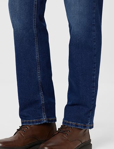 Image of Levi's Men's 541 Relaxed Fit Mid Rise Jeans
