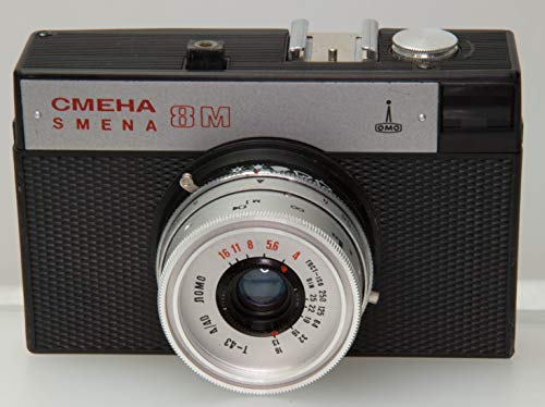 ［レアカラー]LOMO SMENA 8M イエロートイカメラ　ケース付スメナ8M ソ連が生んだ希少な「LOMO SMENA 8M」、大人が遊べるトイカメラ