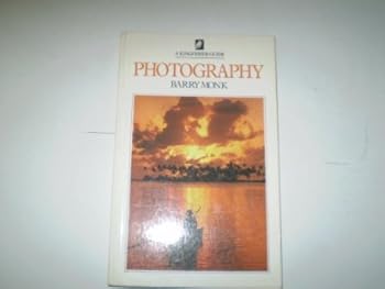 Paperback Photography (Kingfisher Guides) Book