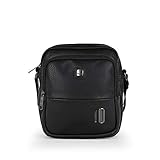 Bolso bandolera de piel sintética negro con varios bolsillos.