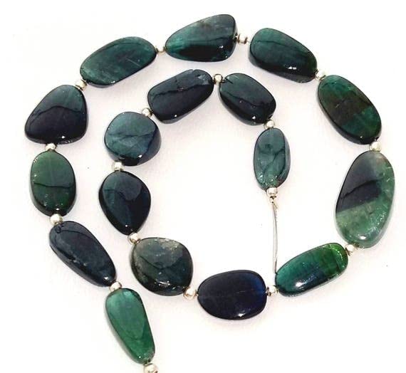 Tourmaline bleue naturelle en perles pépites lisses pour la création de bijoux artisanaux uniques