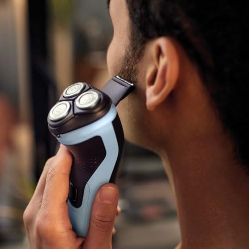 Man using Philips Series 3000 Shaver's integrated trimmer