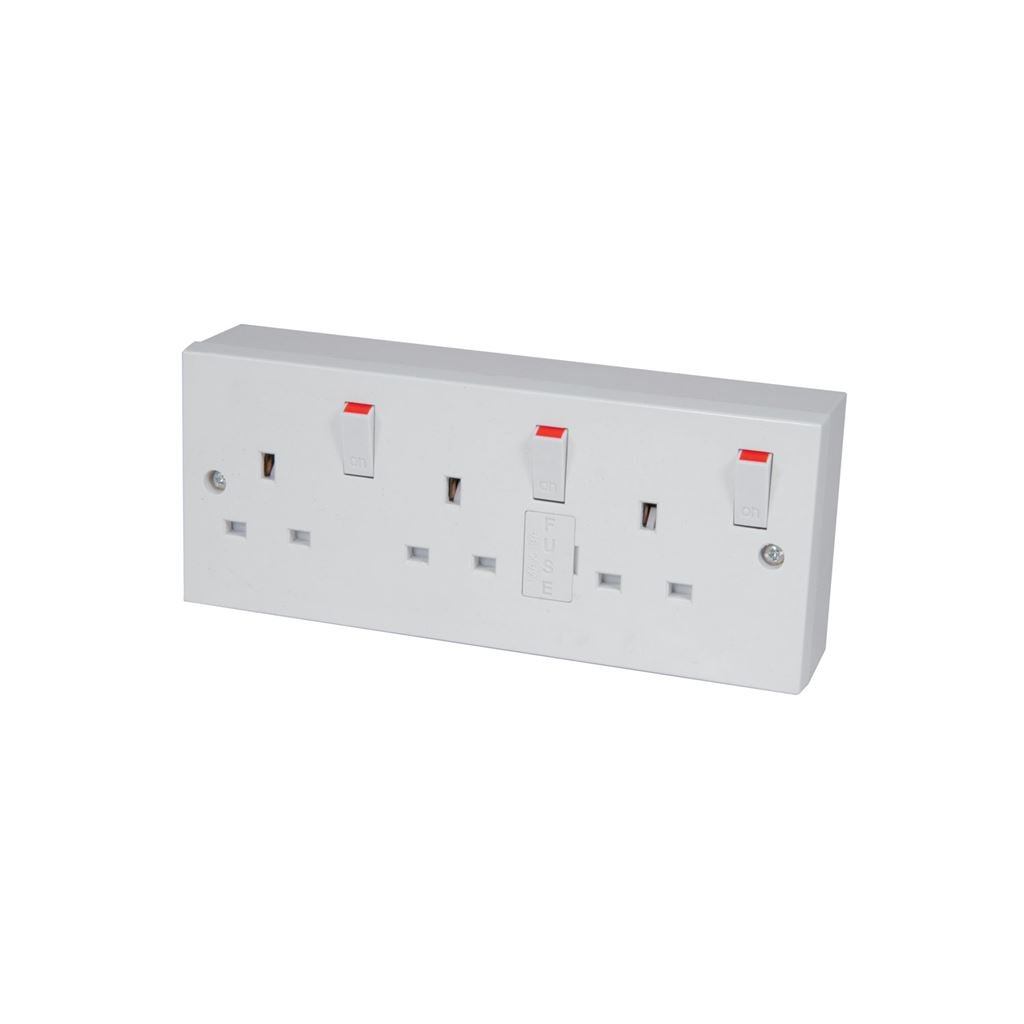 Yourspares 3 Gang Switched/Fused Mains Outlet, c/w Back box