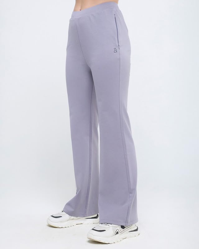 Image of HUNNIT Essential Flare Pants for Women with Zip Pockets | Mid Waist Solid Cotton Tapered Flare Pants | Bootcut Flared Trousers with Wide Elastic Waistband | Relaxed Fit Flared Trouser