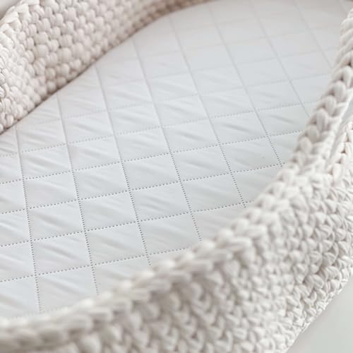 Colador de ganchillo para bebé artesanal con colchón impermeable 5