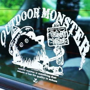Amazon Co Jp ネイチャートーンズ アウトドアモンスター Bigカッティング転写ステッカー リラックス ホワイト Csomb Re W 車 バイク