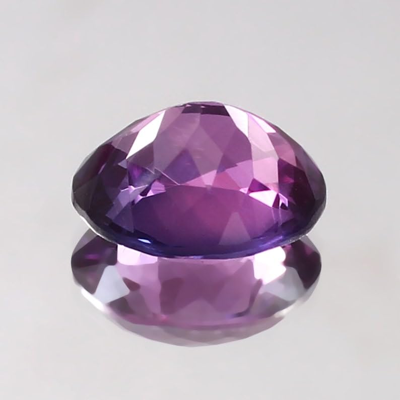 Saphir de Ceylan naturel violet rose, un cadeau précieux pour collier