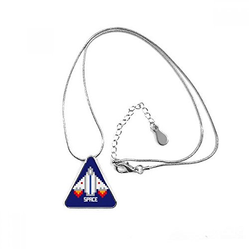 Collier pendentif triangle pixel chaîne en métal pour exprimer sa passion discrètement