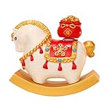 Symbole de réussite professionnelle : la décoration de cheval à bascule chinois sert de design significatif de cheval mascotte, symbolisant le succès de carrière et la fortune du Nouvel An tout en infusant de l'énergie positive dans votre environnement ; parfait pour la décoration du tableau de bord de voiture, il améliore la motivation et l'inspiration lors des trajets quotidiens ou de longs trajets, ce qui en fait un choix idéal pour ceux qui recherchent la prospérité et l'atmosphère positive dans leur vie professionnelle