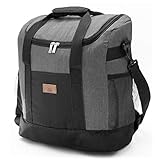 Esta bolsa térmica dispone de un compartimento con cierre de cremallera y tres bolsillos laterales; por su forma y tamaño es ideal para transportar bebidas y alimentos para disfrutarlos frescos en la playa, en la montaña o cualquier excursión