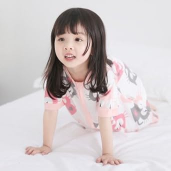 Amazon Co Jp 子供 パジャマ 春と夏 長袖 ベビー寝袋 スリーパー 子供 パジャマ 春と夏 長袖 子供用 赤ちゃん プレゼント 出産祝い 幼児保温 上質な素材 寝冷え防止 可愛い 通気 服 ファッション小物