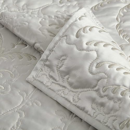 Image of Martha Stewart - King Size Quilt Set, Soft & Smooth Sateen Bedding with a Light and Breathable Feel, 3 Piece Bed Set with Matching Pillowcases (Fern Embroidery Grey)