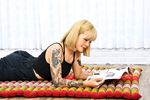 Image of Leewadee - Kapok Roll Mat - Handcrafted Folding Sleep & Relaxation Mattress from Thailand, Ideal as Guest Bed, Camping Mat, Yoga Mat or Traditional Futon, 75 x 39 inches, Green Red