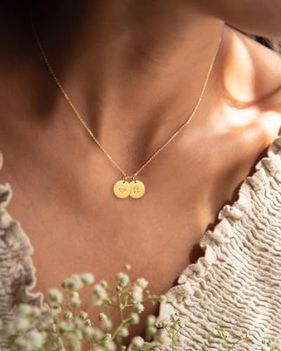 Collier initial cœur plaqué or 18k avec finition artisanale et maille délicate