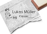 Motivgröße: ca. 19 x 50 mm, je nach Textlänge - Stempel montiert auf flachem Stempelholz mit Griffmulde, optional auch als selbstfärbender Automatikstempel erhältlich. Für Kinder als Geschenk zum Geburtstag oder zur Einschulung für die Schultüte.