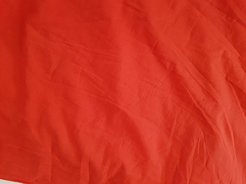 Tissu indien imprimé rouge idéal pour coudre vos housses de canapé