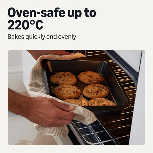 Amazon Basics Nonstick Rectangle Baking Pan, Dishwasher and Oven-Safe, 33.0 x 22.8 cm