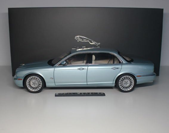 Amazon | △超希少！金属製！Light Blue！Almost Real 1/18