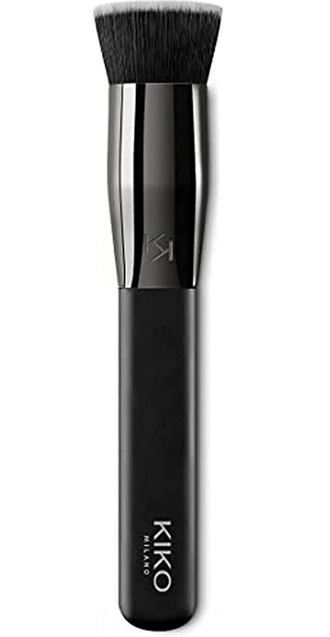 KIKO Milano Face 05 Round Foundation Brush | Flat-Topped Brush With Synthetic Fibers For Applying Liquid Or Mousse Products