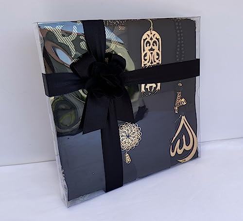 SAIKA Muslim Prayer Rug, 7 in One Gift Set, Prayer Mat Surah Book, Tasbeeh, Scarf, Surah Case, Bookmark, Car Mirror Hanger, Prayer Beads,Islamic Gift for Umrah, Hajj, Wedding, Janamaz (Black)
