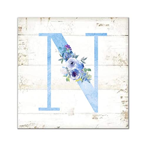 Deco murale en bois rustique avec lettre N et fleurs peintes