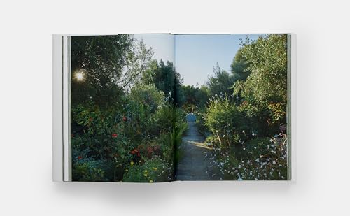 Glorious Gardens: Private Edens of the World's Leading Interior Designers - Image 3