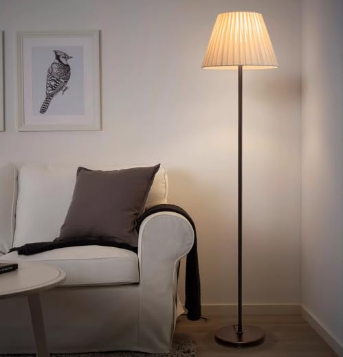 Lámpara de pie para sala de estar que soluciona la falta de luz de lectura junto al sofá 7
