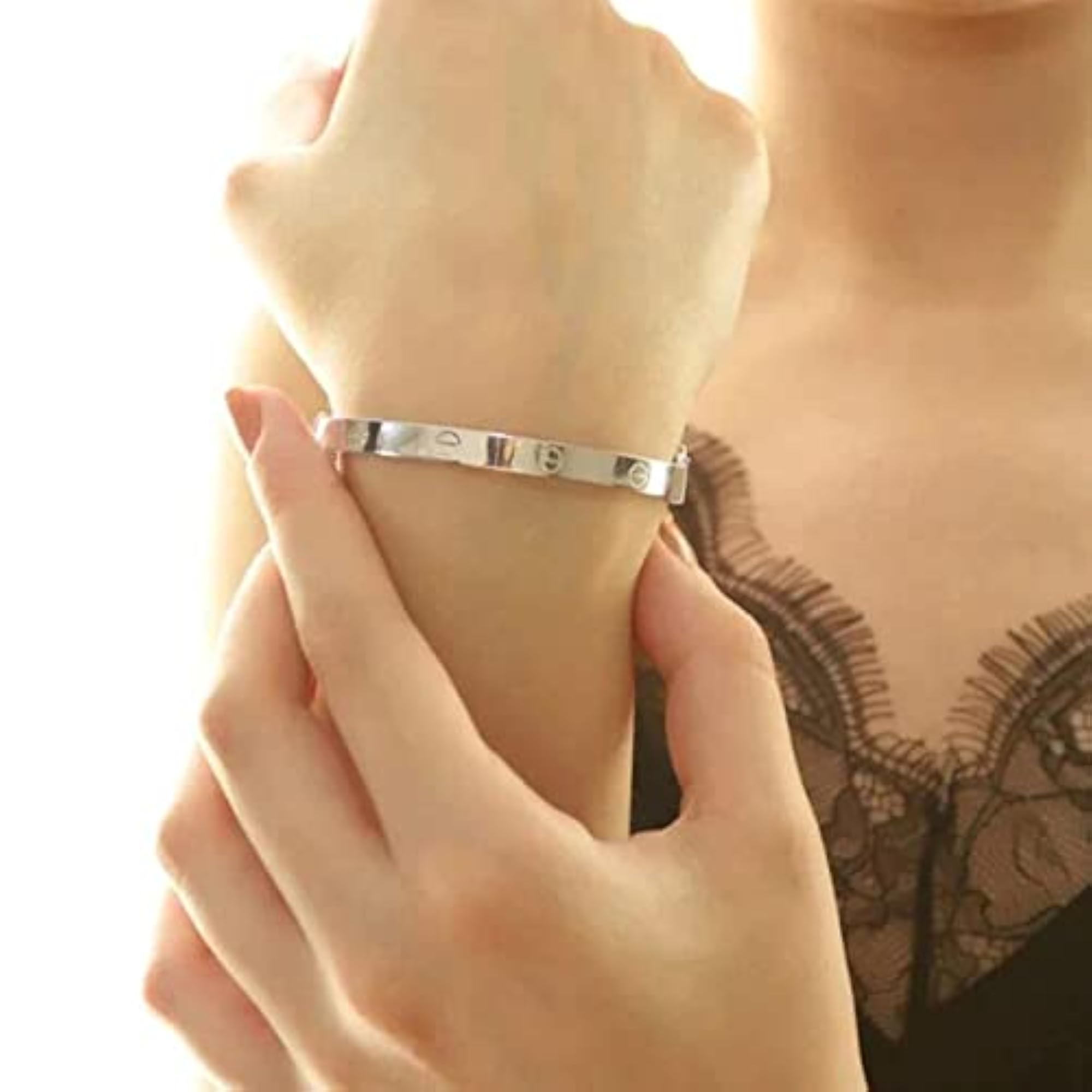 Chic Love Bracelet Plated Gold