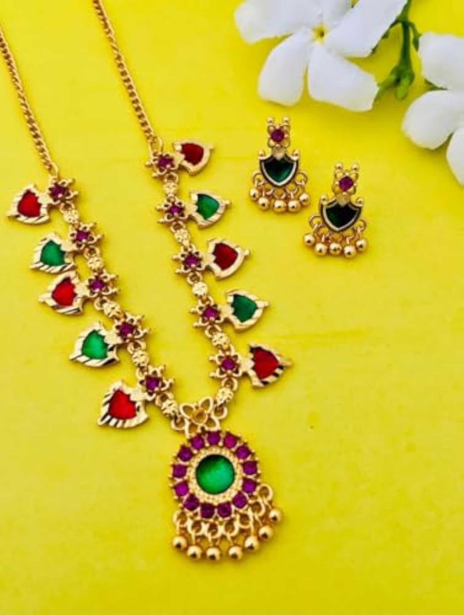 Women's Traditional Gold-Plated Necklace Set with Red and Green Stones