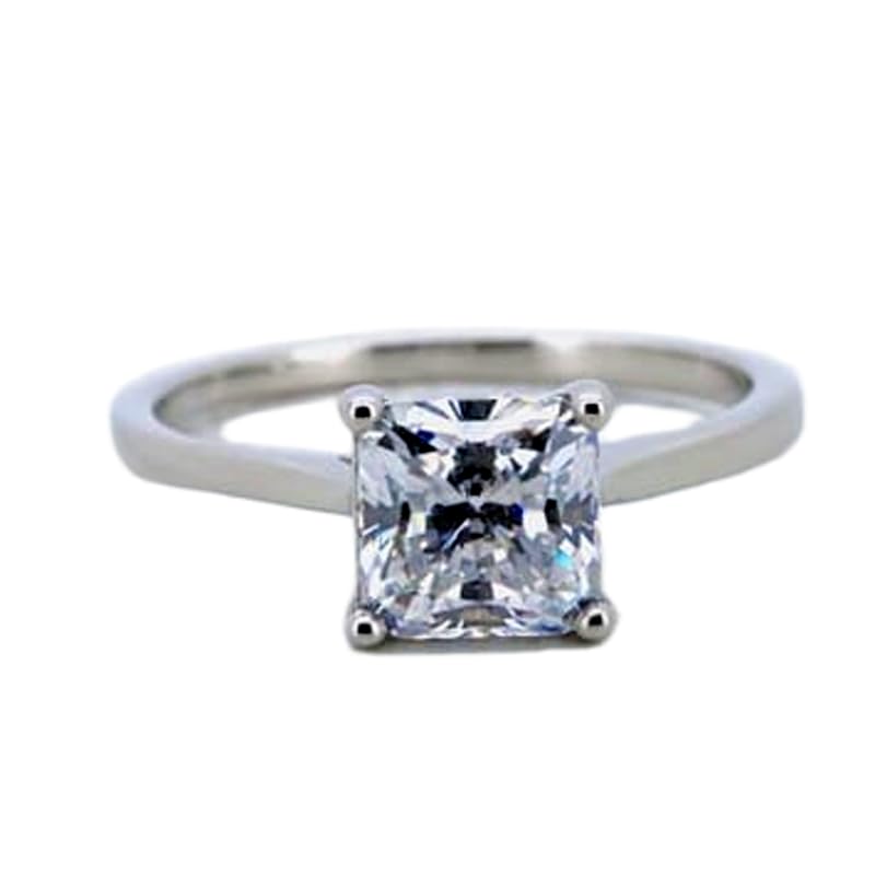 Bague solitaire en argent 925 et pierre CZ pour illuminer vos tenues au quotidien