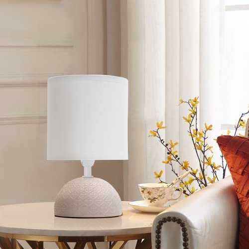 🎁【Pratica e Multifunzionale】 Il cavo da 1,3 metri ne permette il libero posizionamento vicino a qualsiasi presa, e la base include morbidi piedini antiscivolo per una maggiore stabilità. Decora con stile qualsiasi angolo di casa, ufficio o ingresso, senza creare disordine.