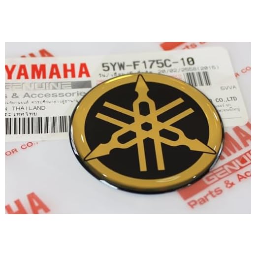 Yamaha Pegatina original con emblema 3D autoadhesivo para moto, scooter, ATV, moto acuática (negro/dorado, 40 mm)