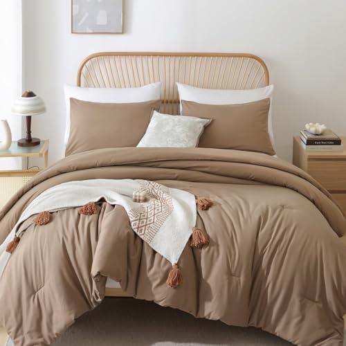 Image of ROSGONIA Oversized King Comforter 120x120, 3pcs Super King Comforter (1 Dark Khaki Comforter & 2 Pillowcases) Lightweight Warm Bedding Blanket Quilt