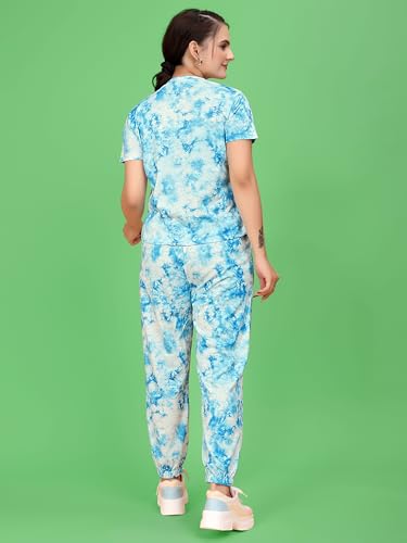 Image of woman Tracksuit for causal wear