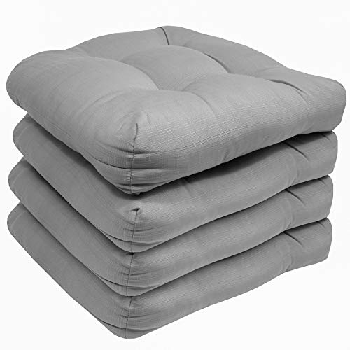 Coussin de chaise de terrasse fini les assises dures grâce au rembourrage épais touffeté argenté