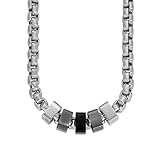 50 cm lange Kette und eckige Elemente aus mattem Edelstahl hergestellt