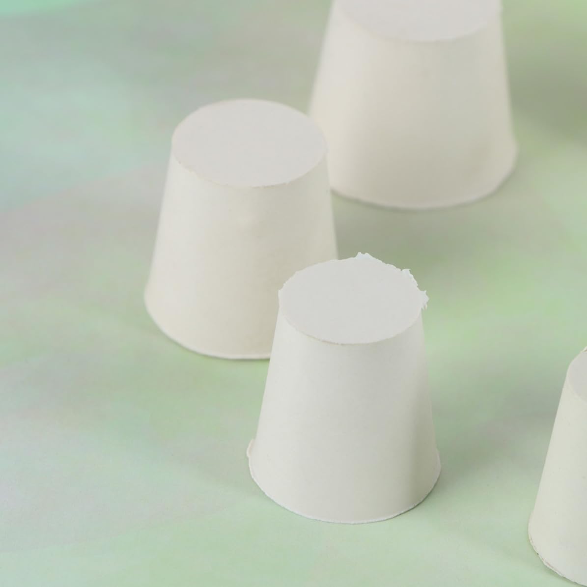 16pcs White Rubber Plug Stopper for Tubes and Bottles, High Temperature Resistant, Waterproof and Airtight Seal, Multi-Purpose Rubber Stopper for Lab and Party Use