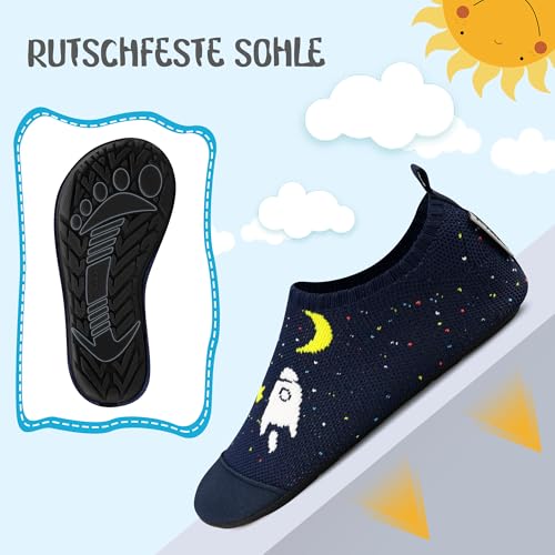 Kyopp Hausschuhe Kinder Junge Mädchen Pantoffeln Rutschfest Barfussschuhe Kindergarten Slippers für Atmungsaktive Weich Lauflernschuhe Kleinkinder Schuhe(Marineblau-Kosmisch 28/29EU)