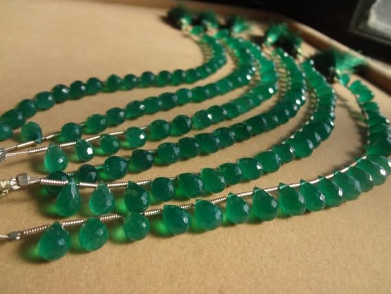 Onyx vert naturel en gouttes facettées de 8-11 mm pour création de bijoux uniques