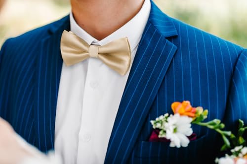 Image of HISDERN Bow Ties for Men Solid Color Pre-Tie Bow Tie and Pocket Square Set Classic Formal Tuxedo Bowties for Wedding Party