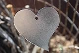 Geschenkidee gefällig? Machen Sie Ihren Lieben eine Freude! Ob als 10er Set oder als einzelner Geschenkanhänger, mit den Edelstahlherzen von Rostikal treffen Sie als Valentinstag-, Weihnachts- oder Geburtstagsgeschenk sicher ins Schwarze.