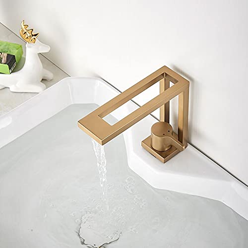 Robinet de lavabo anti-calcaire or brossé pour éliminer les traces d'eau