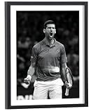 Générique Tableau Novak Djokovic 30 x 40 cm avec cadre en bois noir inclus - Affiche tennis noir et blanc