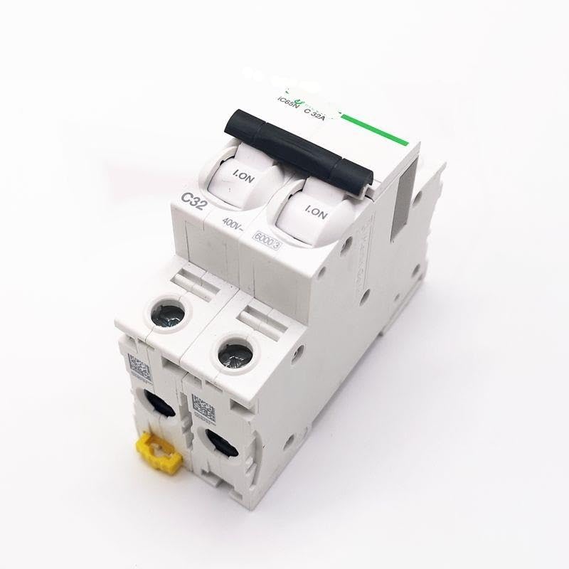 Disjoncteur IC65N 2P 16A pour éviter les surcharges sur vos prises